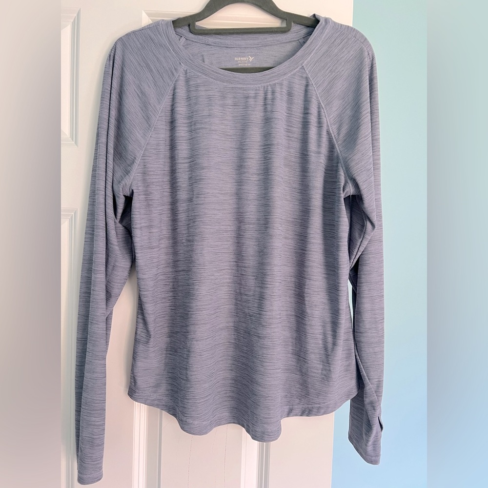 Old Navy active long sleeved top - size large